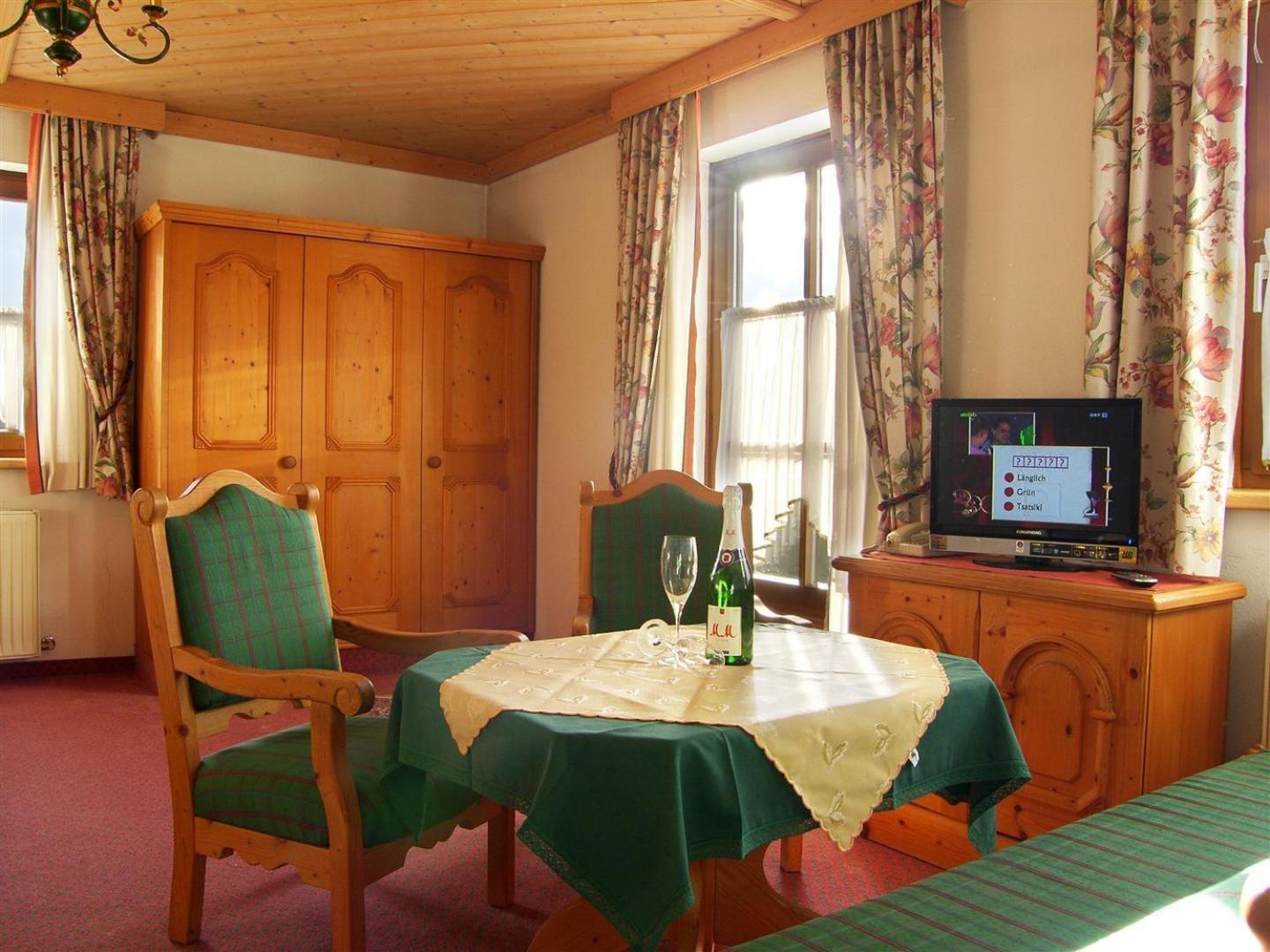 Haus Am Platz - Weitgasser Altenmarkt im Pongau Esterno foto
